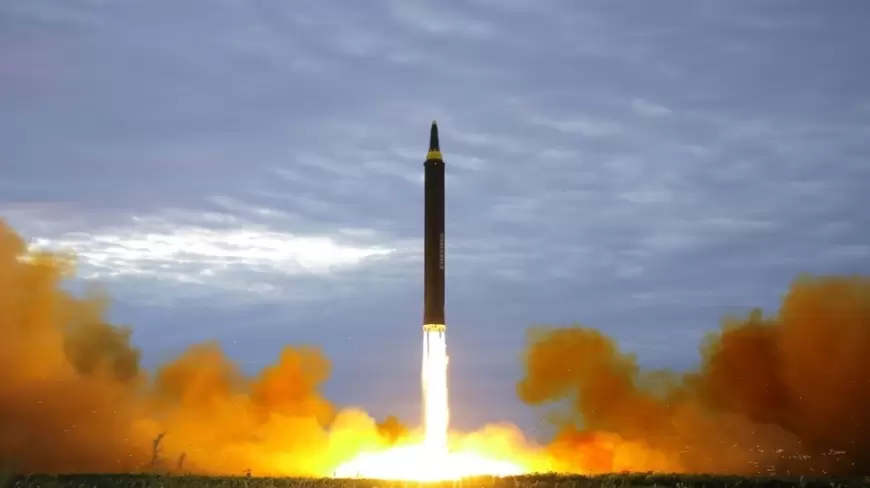 كوريا الشمالية تطلق صاروخاً بالستياً باتجاه بحر اليابان