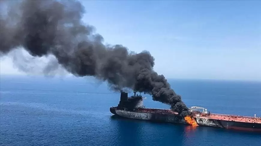 أنباء عن استهداف سفينة جديدة قرب السواحل اليمنية