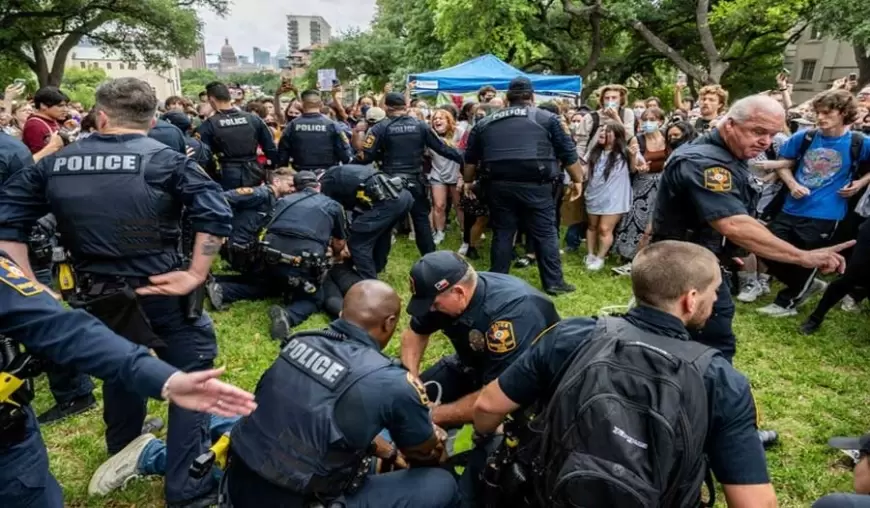 الشرطة الامريكية تعتدي على طلاب معتصمين في جامعة جورج واشنطن واعتقال العشرات 