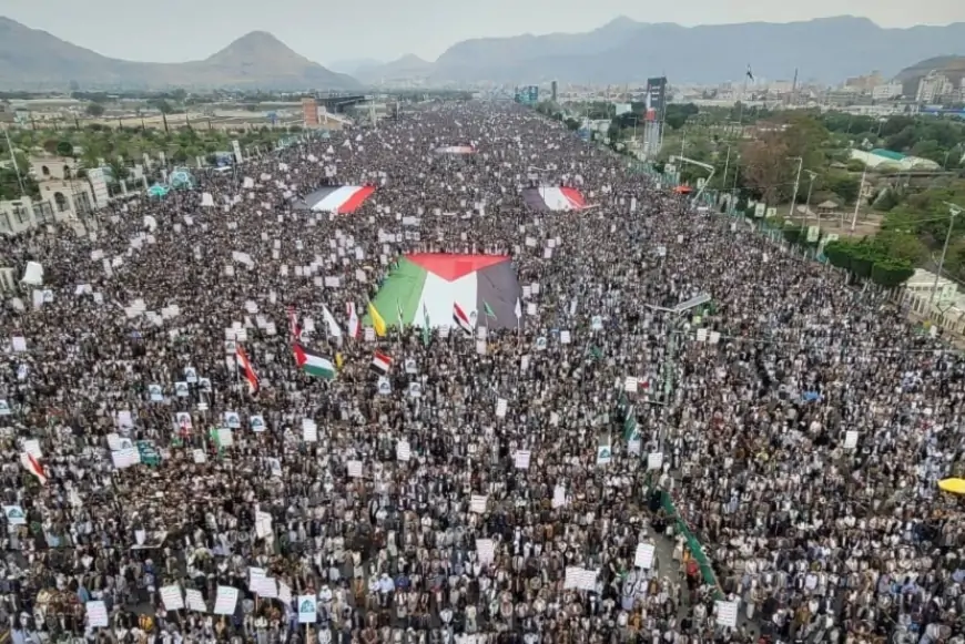 اليمن .. مسيرات مليونية تدعو شعوب الأمة لدعم المقاومة الفلسطينية واللبنانية 