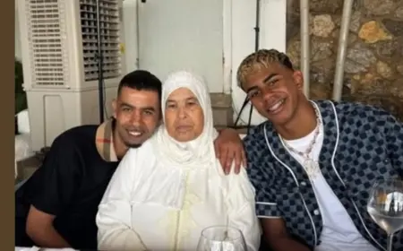 جمال يهاجم الإهانات ضد المسلمين في مباراة إسبانيا ومصر ويطالب باحترام الأديان