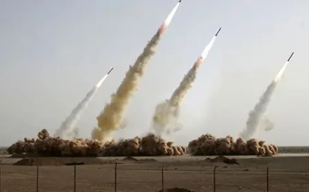 الحرس الثوري الإيراني يعلن استهداف ناقلتي نفط بمضيق هرمز وقواعد أمريكية بالبحرين والأردن