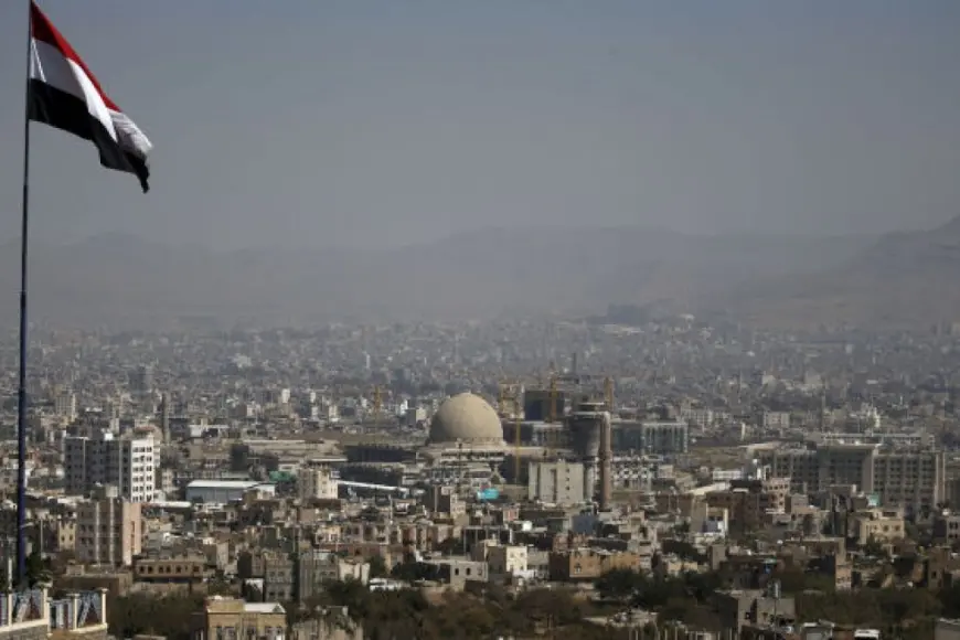 الخارجية اليمنية استهداف مطار صنعاء يعيد إعلان الحرب ويفتح مرحلة جديدة لانتزاع الحقوق كاملة