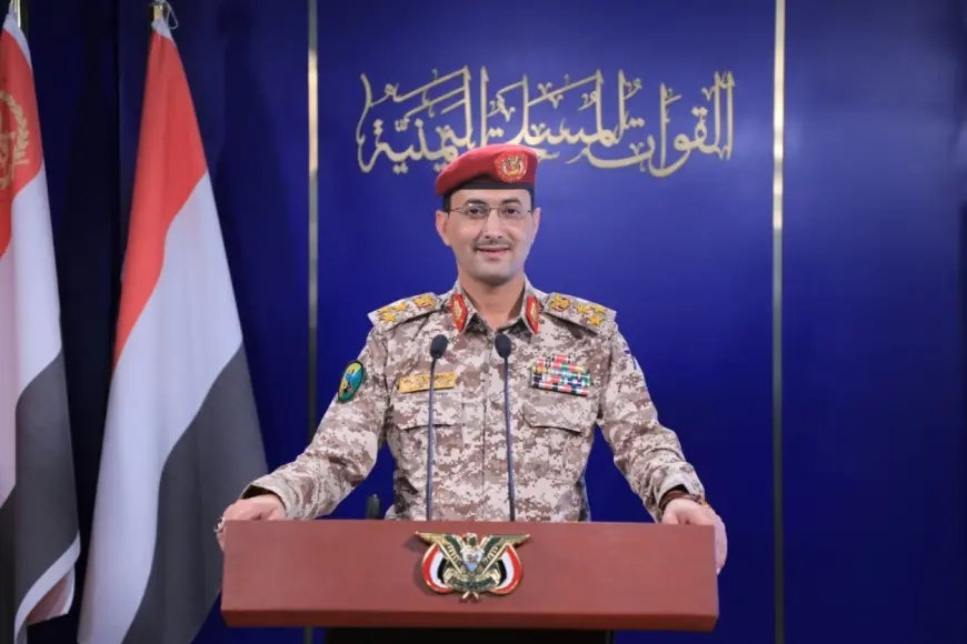 القوات المسلحة اليمنية تعلن استهداف مطار أبها وتحذر شركات الطيران من التحليق في الأجواء السعودية