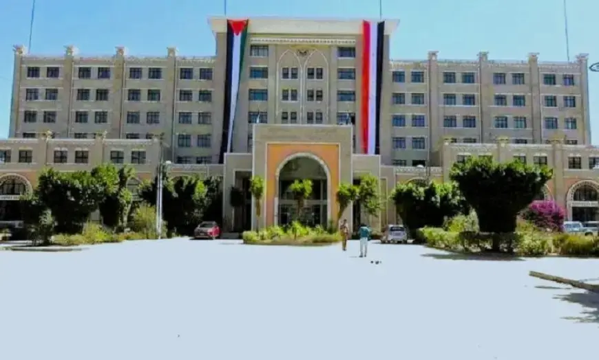 الخارجية اليمنية تفند بيان السعودية وتؤكد: مطاراتكم مقابل مطار صنعاء وموانئكم مقابل الحديدة